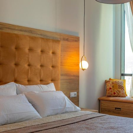 Entire Flat With City Skyline View - Two Bedrooms Batum Dış mekan fotoğraf