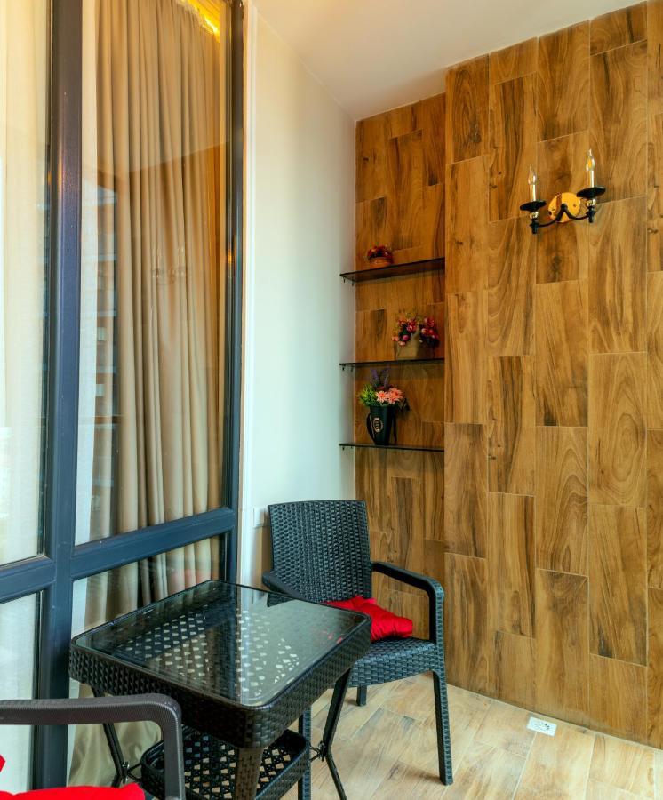 Entire Flat With City Skyline View - Two Bedrooms Batum Dış mekan fotoğraf