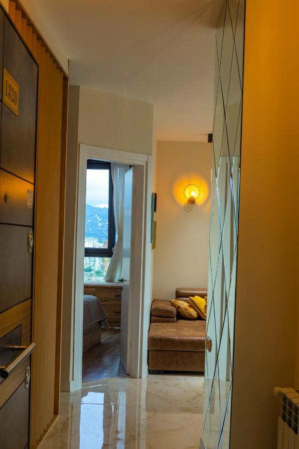 Entire Flat With City Skyline View - Two Bedrooms Batum Dış mekan fotoğraf
